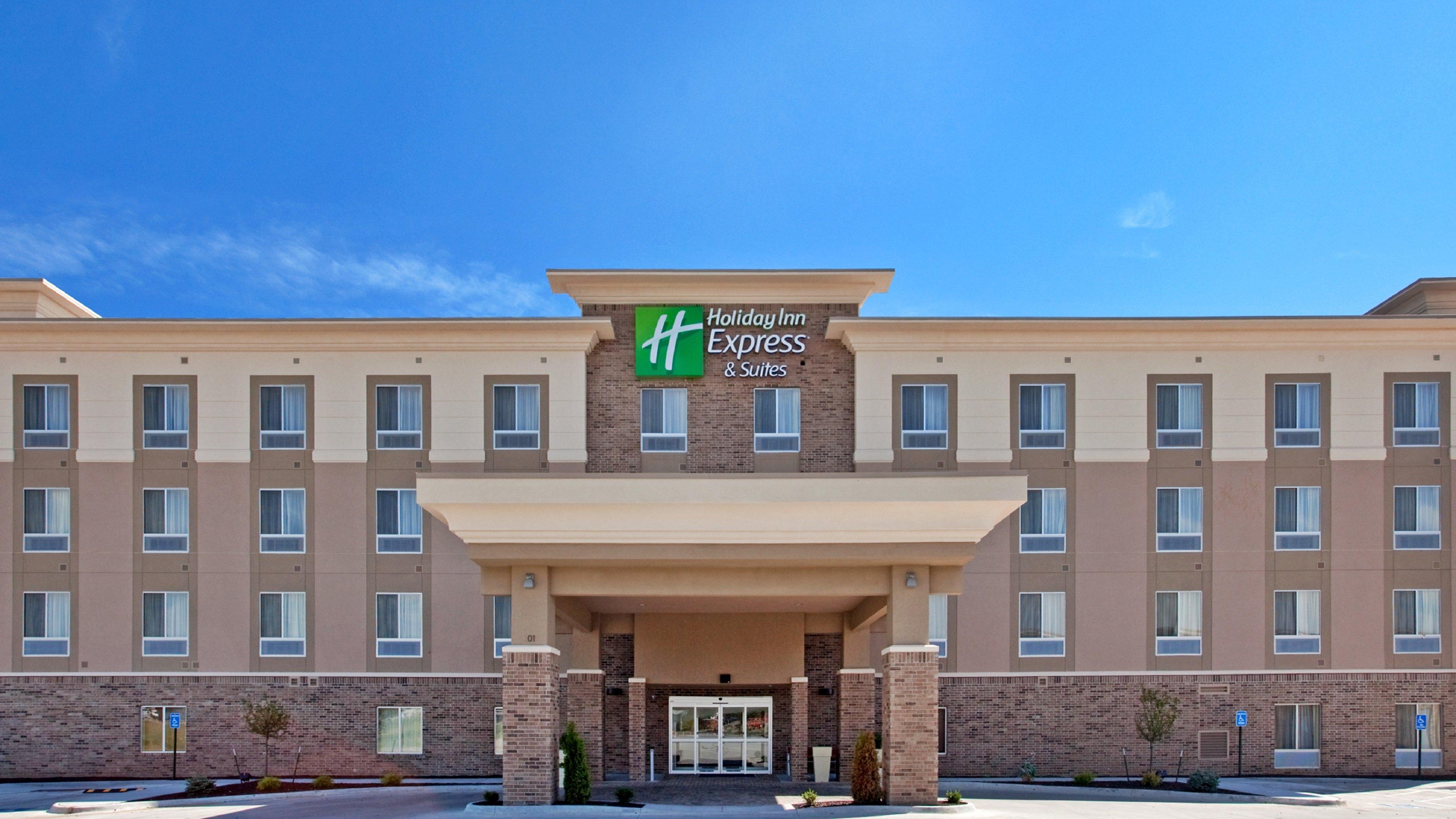 Holiday Inn Express Topeka North, An Ihg Hotel Exterior photo